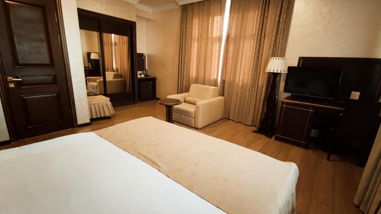 Hotel Smith'S Boutique Baky Esterno foto